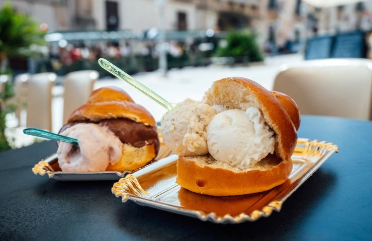 Brioche con gelato Sicilia