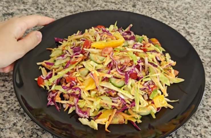 Colorata insalata di verdure
