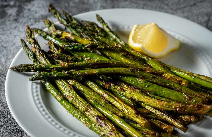 Come cucinare gli asparagi in padella