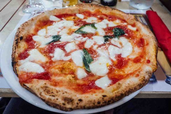 Dove mangiare la migliore pizza margherita di Napoli