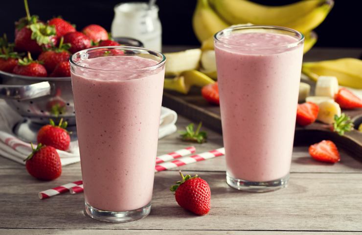 Latte alla fragola ricetta