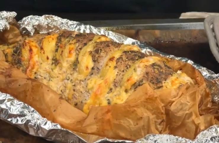 Lombo di maiale ripieno al forno