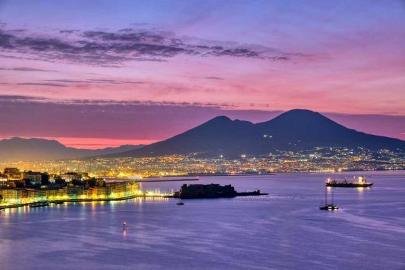 Mangiare a Napoli di notte