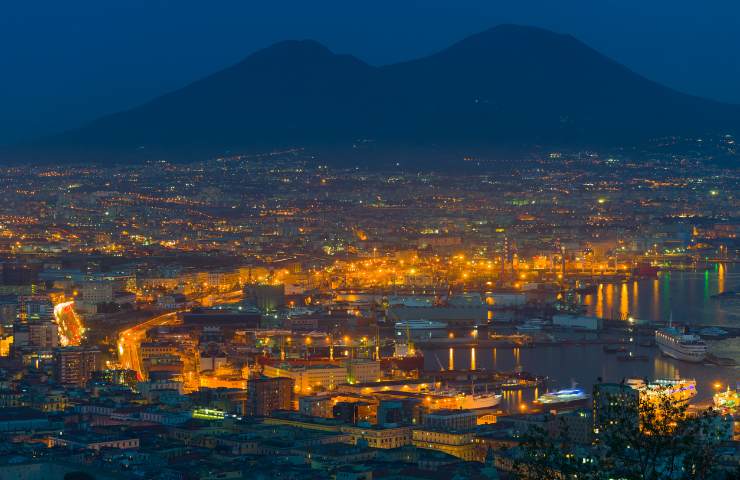 Mangiare a Napoli la notte