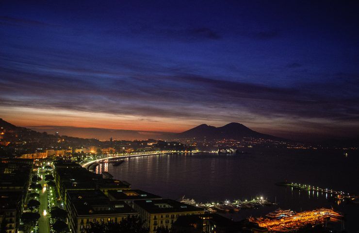 Napoli di notte locali