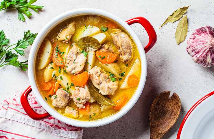 Perché mangiare la zuppa di pollo