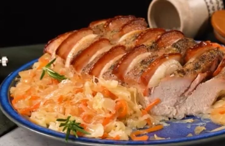 Secondo di carne con crauti e carote