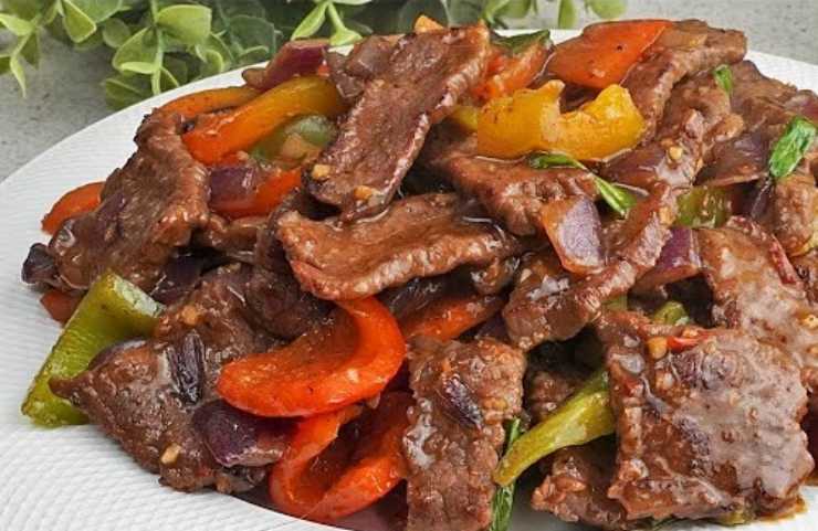 Secondo di manzo con peperoni