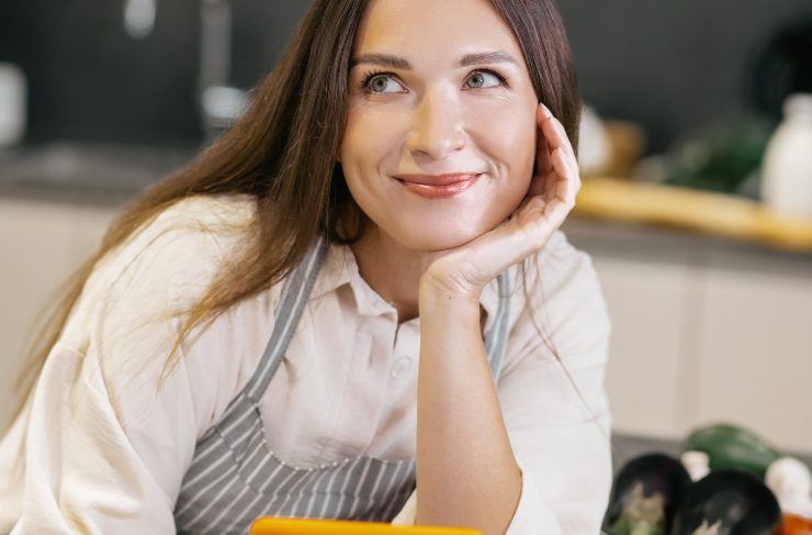 Una donna in cucina