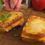 Bruschette al prosciutto e formaggio