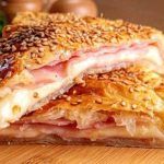 Torta salata con prosciutto e formaggio