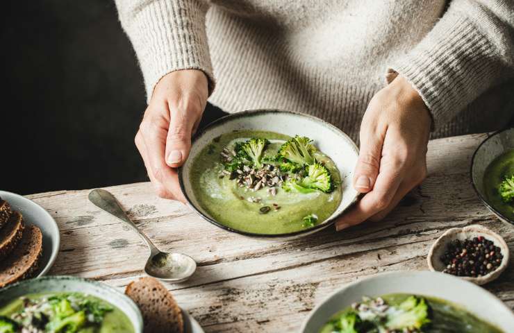 Zuppa di broccoli e piselli ricetta