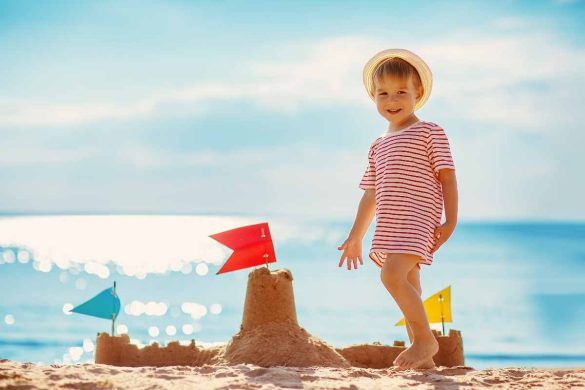 Bambino in spiaggia