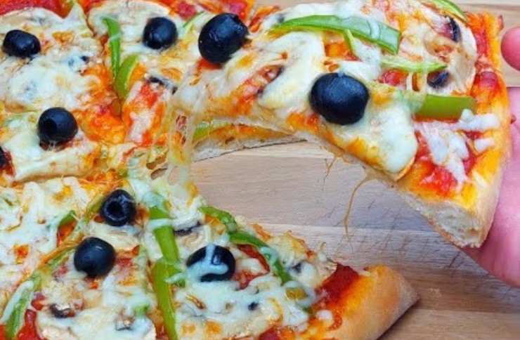 Pizza fatta in casa