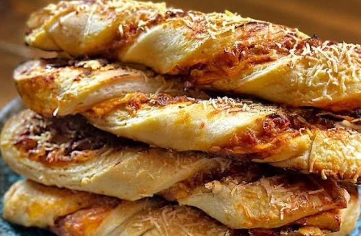 Sfilatini di pizza al formaggio