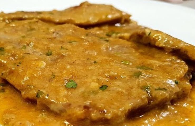 Tenere bistecche in salsa