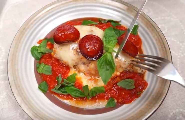 Petto di pollo in salsa di pomodoro
