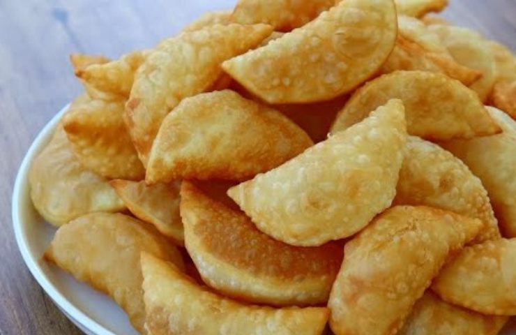 Sfiziose mezzelune fritte