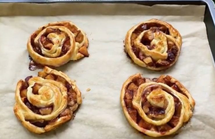 Rose sfoglia alle prugne
