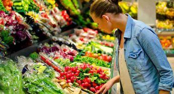 Mercato ricco di verdure in autunno: come conservarle per tutto l’anno