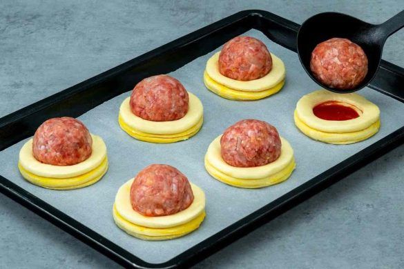 Antipasto con pasta sfoglia e macinato